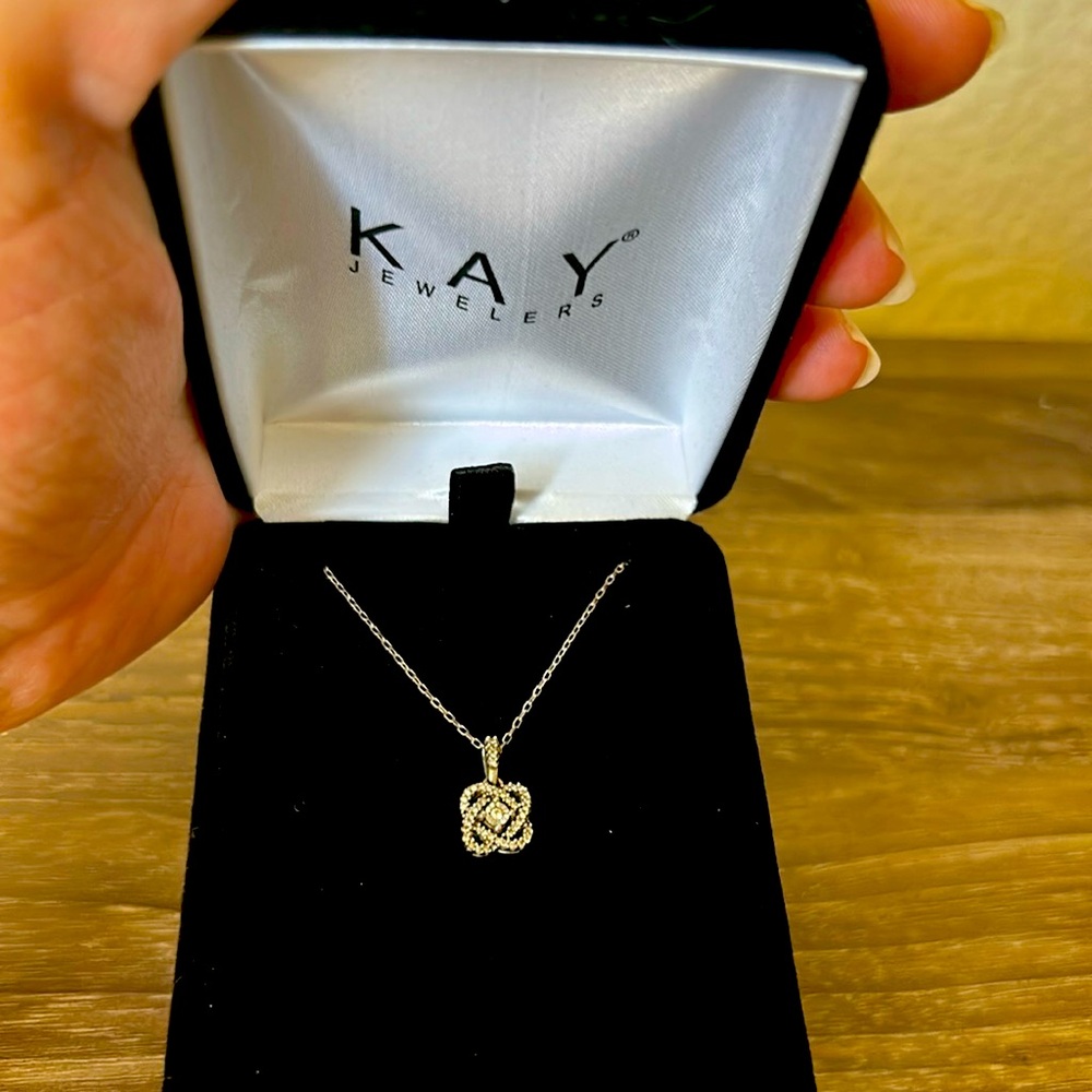 Kay’s love knot necklace